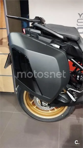 Yamaha Tracer 9 – Vista 28