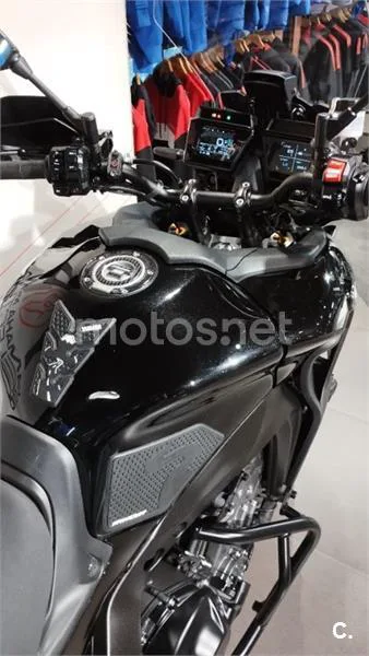Yamaha Tracer 9 – Vista 32