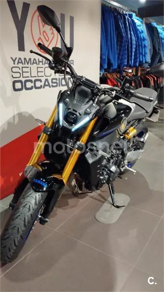 Yamaha MT-09 – Vista 13