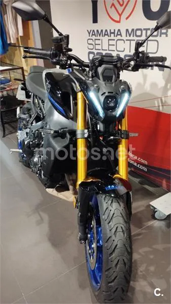 Yamaha MT-09 – Vista 22