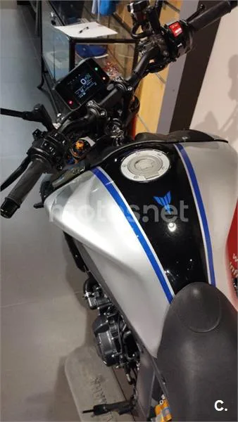 Yamaha MT-09 – Vista 8