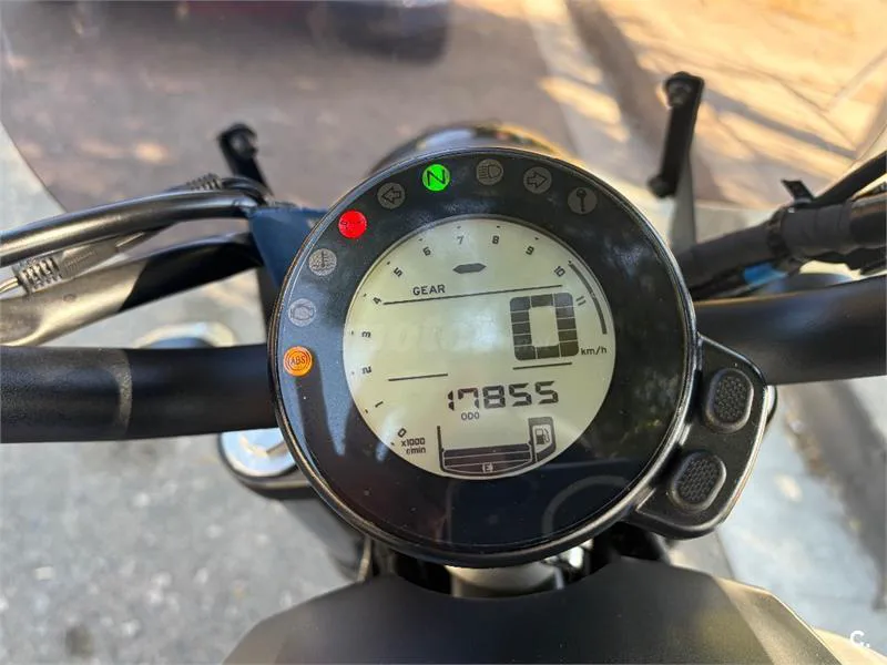 Yamaha XSR 700 – Vista 3