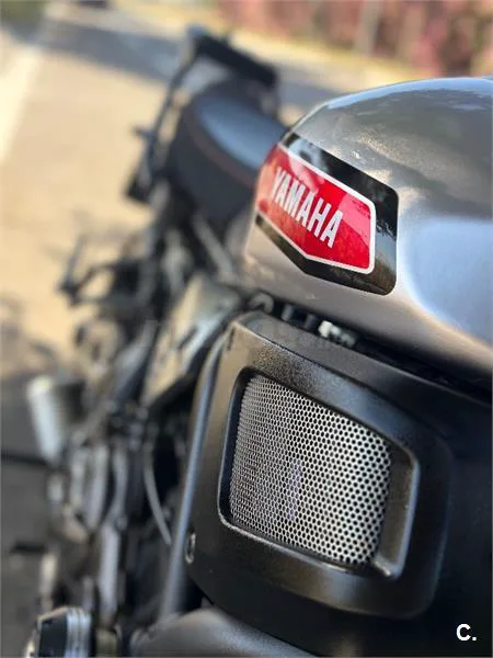 Yamaha XSR 700 – Vista 4