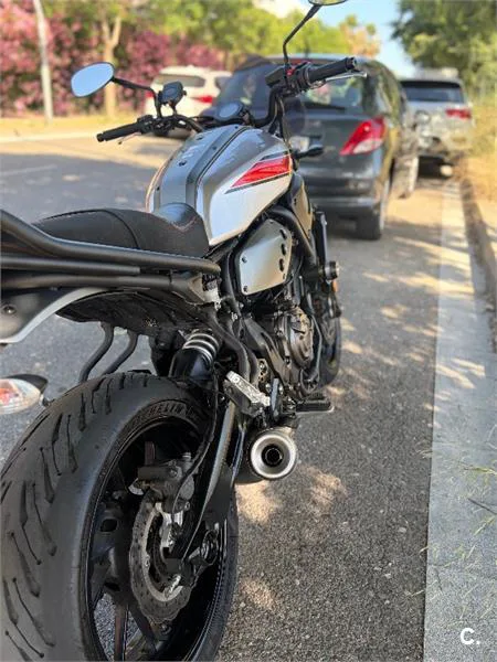 Yamaha XSR 700 – Vista 9