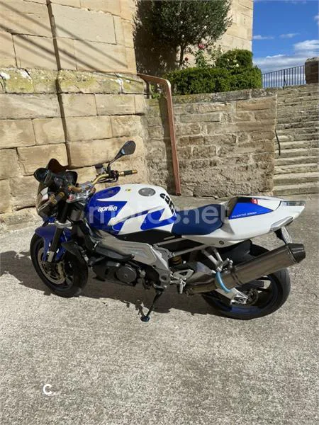 Aprilia Tuono 1000 R – Vista 4