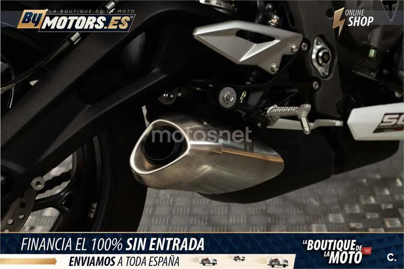 Triumph Street Triple – Vista 15