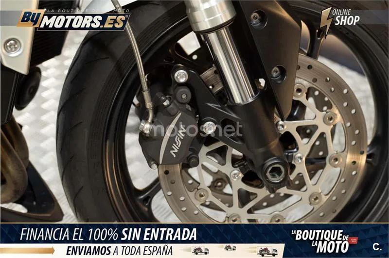 Triumph Street Triple – Vista 19