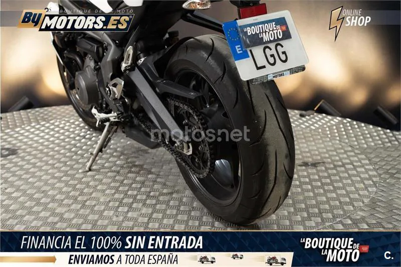 Triumph Street Triple – Vista 21