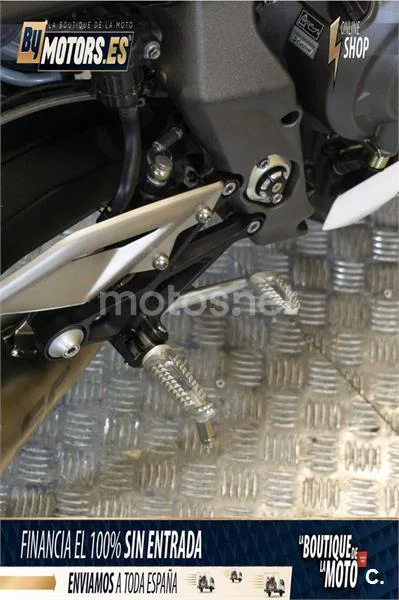 Triumph Street Triple – Vista 30