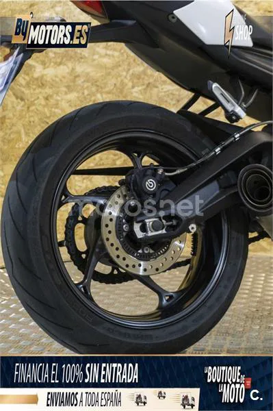 Triumph Street Triple – Vista 34