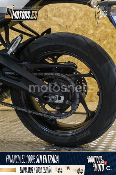 Triumph Street Triple – Vista 35