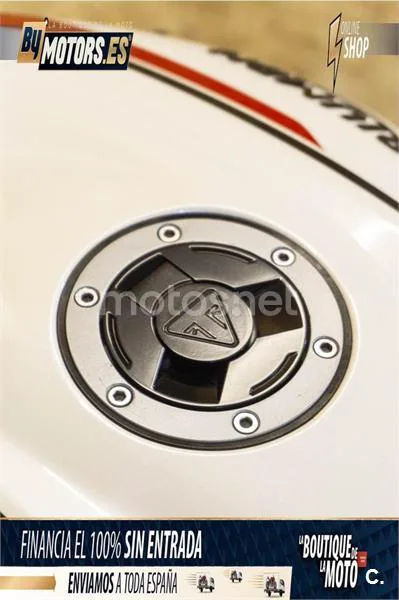 Triumph Street Triple – Vista 38