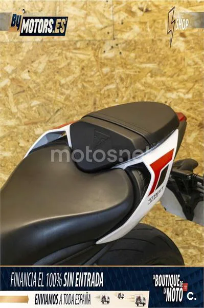 Triumph Street Triple – Vista 45
