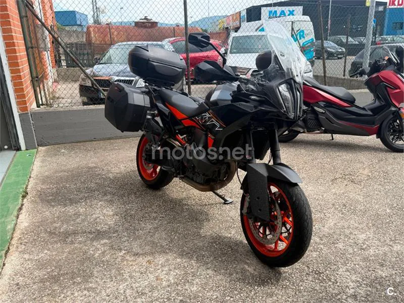 KTM 890 – Vista 5