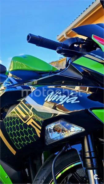 Kawasaki Ninja ZX-6R - Vista 13