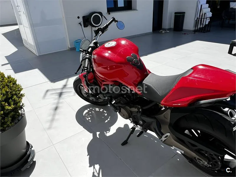 Ducati Monster 821 – Vista 2