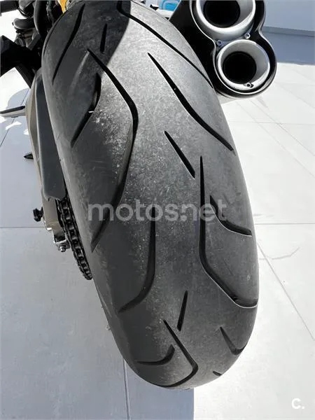 Ducati Monster 821 – Vista 3
