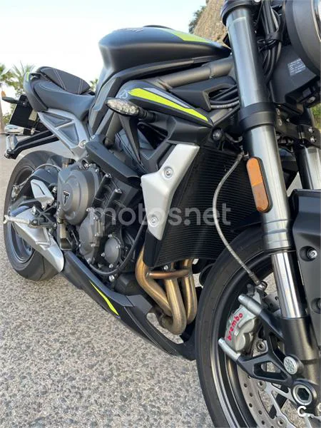 Triumph Street Triple 765 – Vista 4