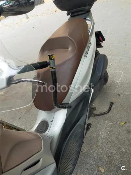 Piaggio Beverly 300 – Vista 5