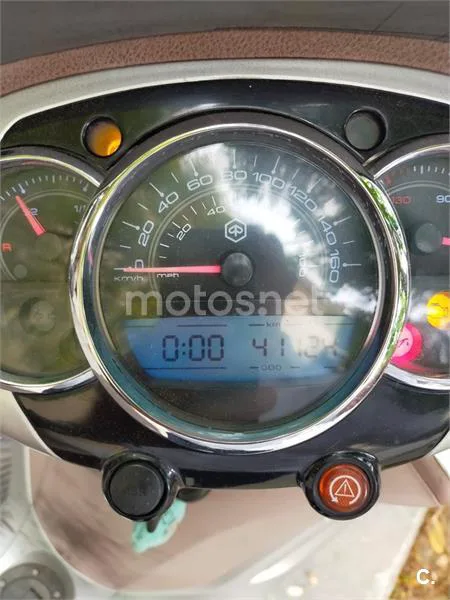 Piaggio Beverly 300 – Vista 9