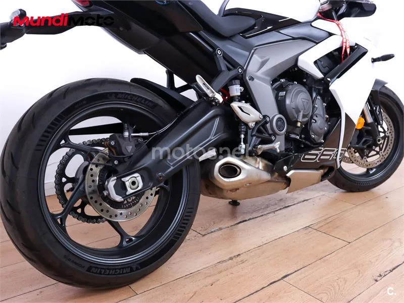 Triumph Daytona Moto2 765 – Vista 4