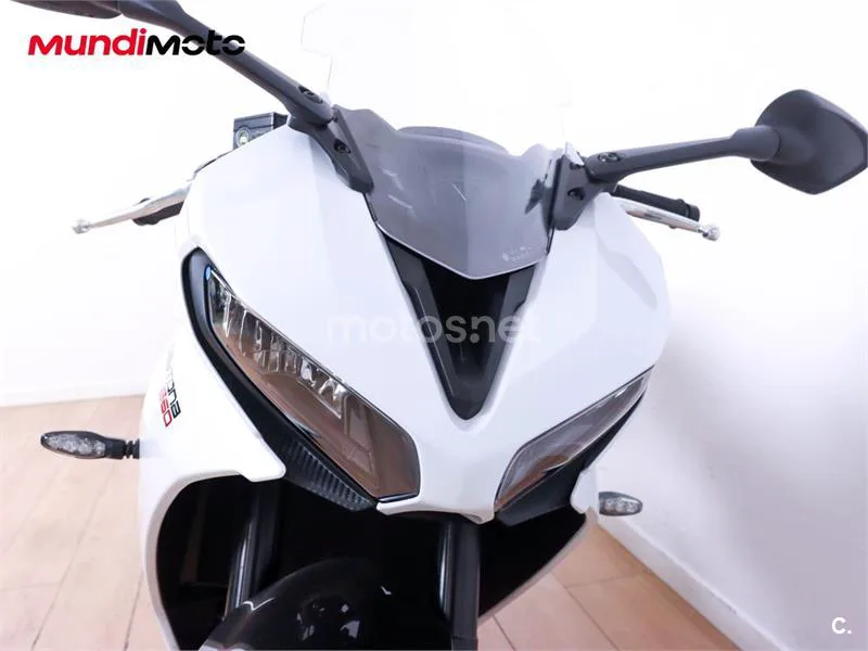 Triumph Daytona Moto2 765 – Vista 5