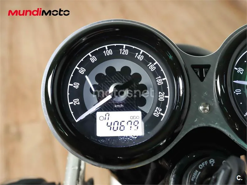 Triumph Speed Twin – Vista 12