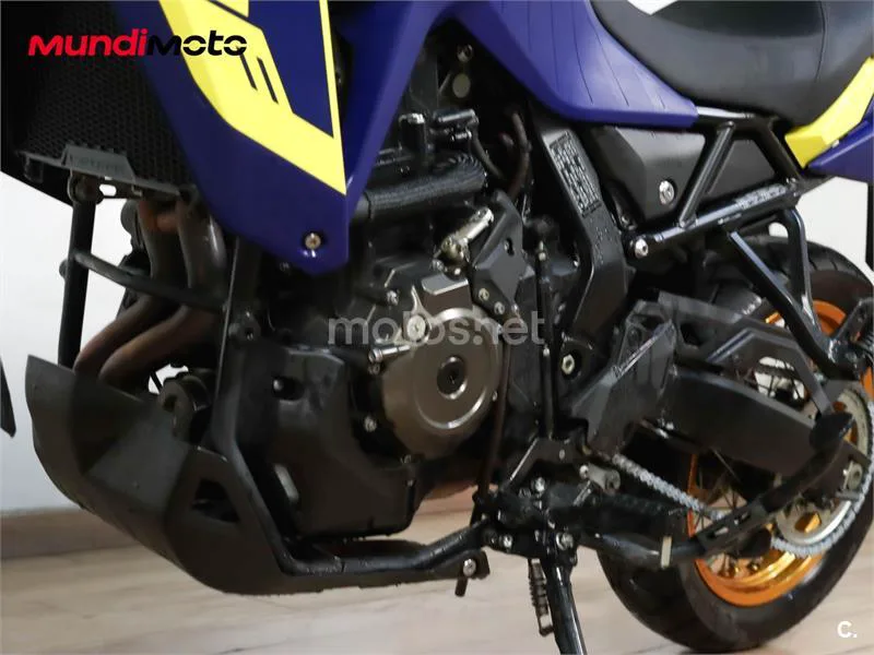 Suzuki V-Strom 800 – Vista 10