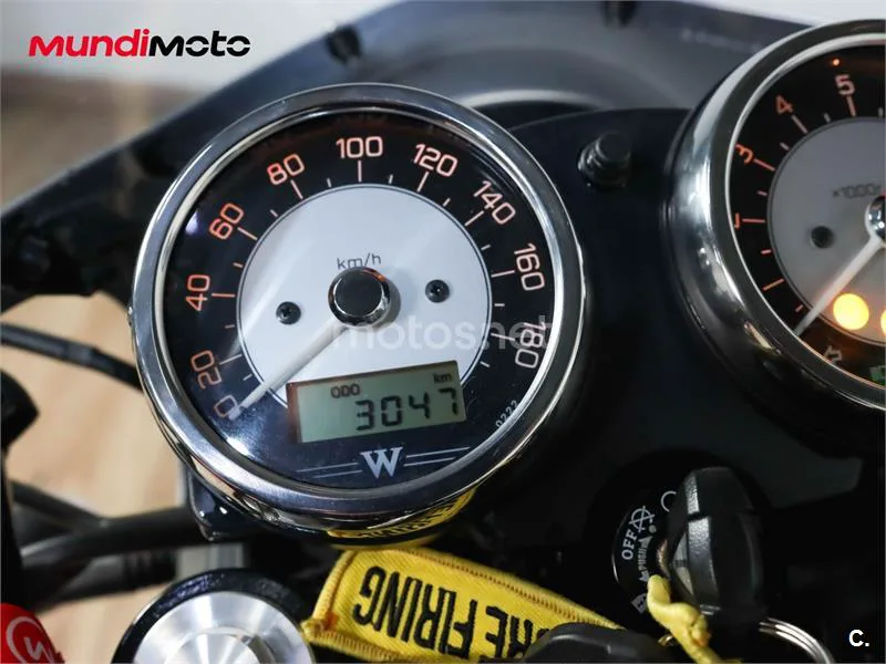 Kawasaki W800 – Vista 12