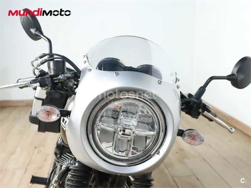 Kawasaki W800 – Vista 5