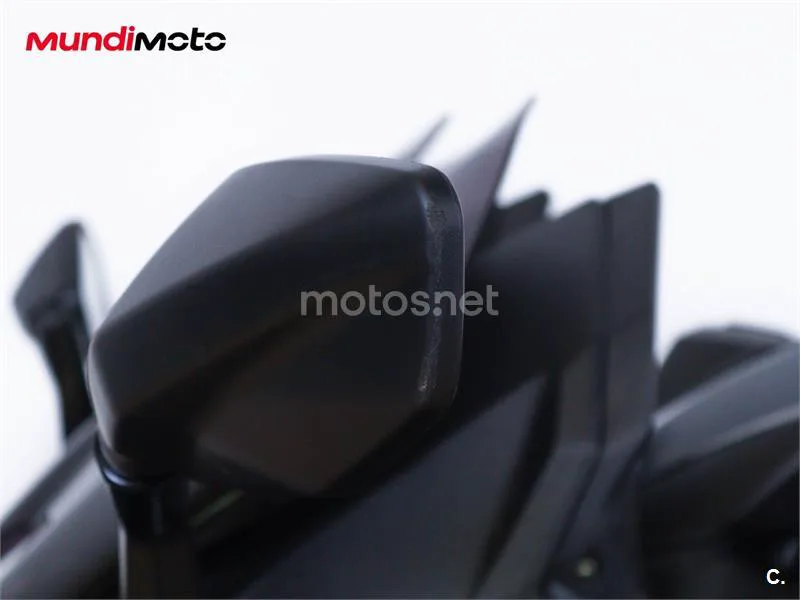 Kymco AK 550 – Vista 18