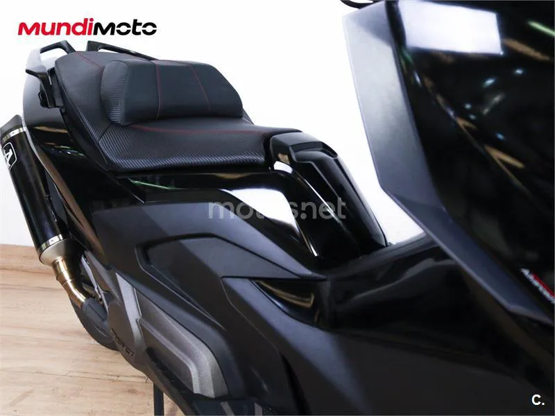 Kymco AK 550 – Vista 21