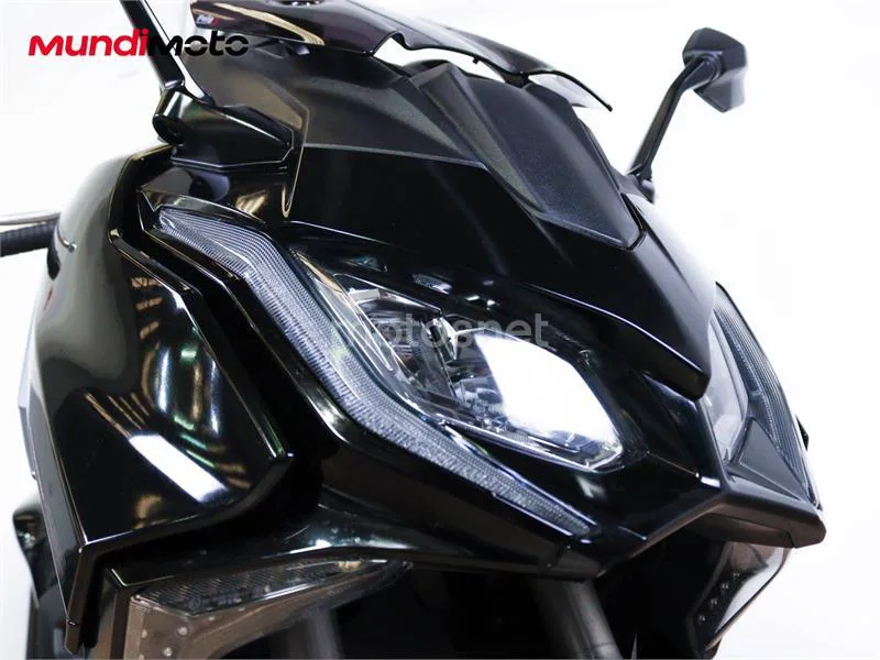 Kymco AK 550 – Vista 5