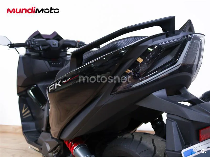Kymco AK 550 – Vista 9