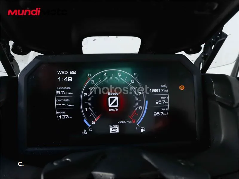 Yamaha TMAX – Vista 12