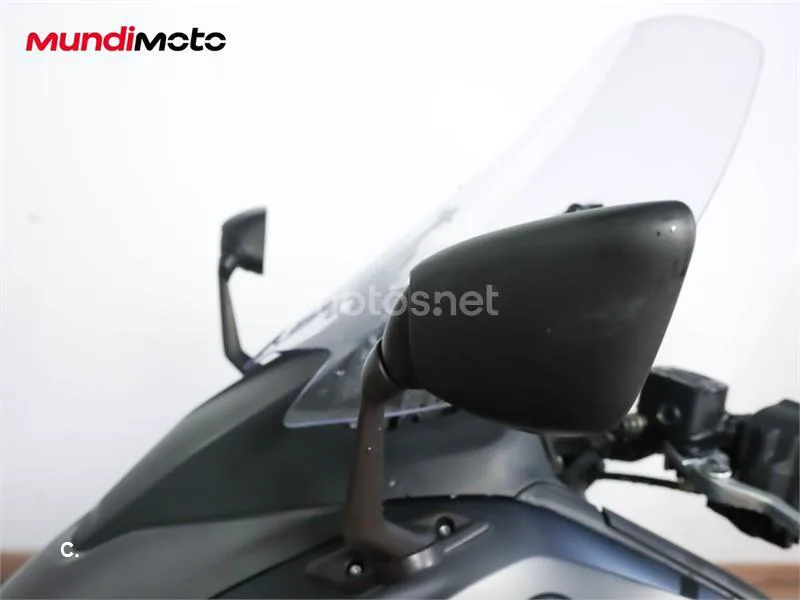 Yamaha TMAX – Vista 21