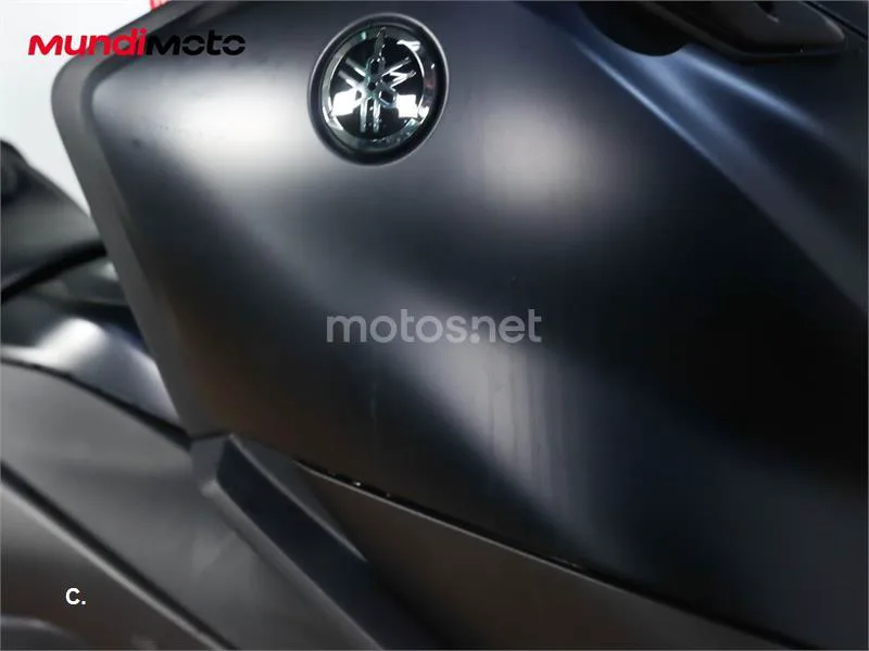 Yamaha TMAX – Vista 22