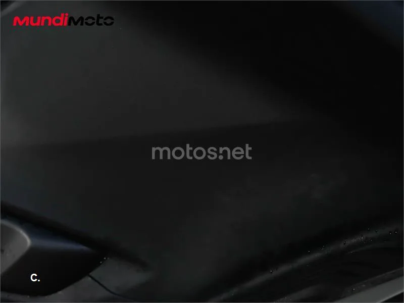 Yamaha TMAX – Vista 23