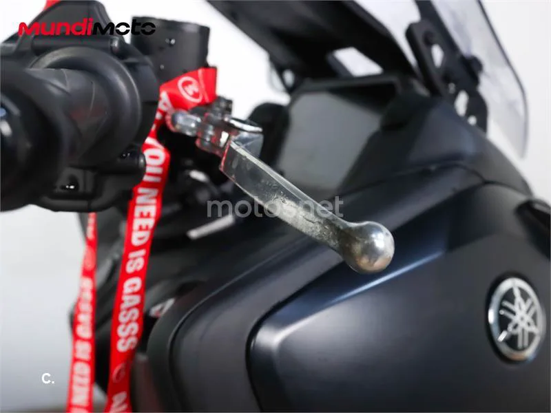 Yamaha TMAX – Vista 25