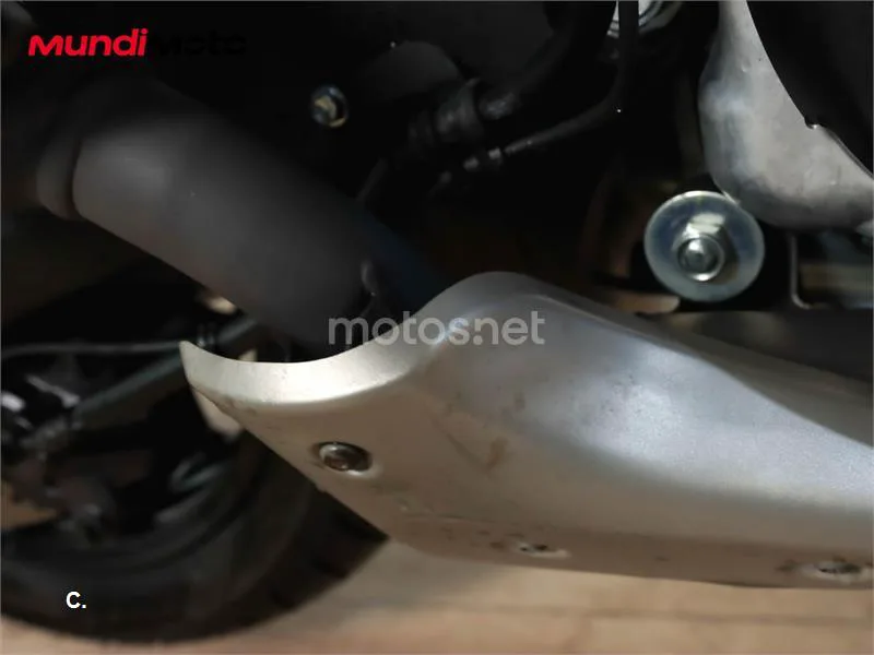 Yamaha TMAX – Vista 26