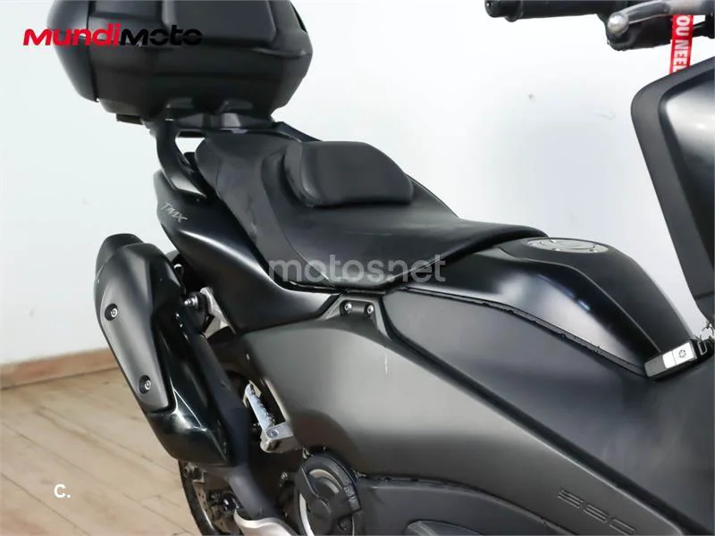 Yamaha TMAX – Vista 31