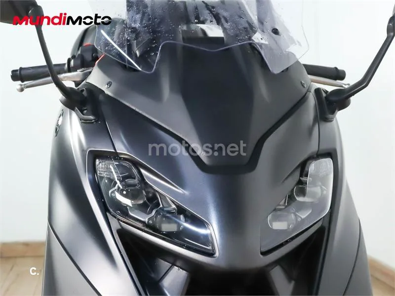 Yamaha TMAX – Vista 5