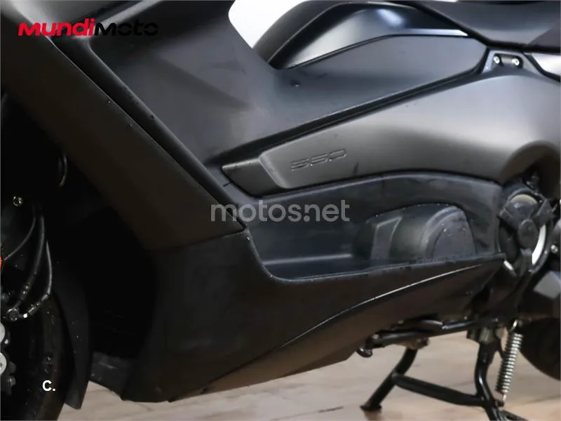 Yamaha TMAX – Vista 10