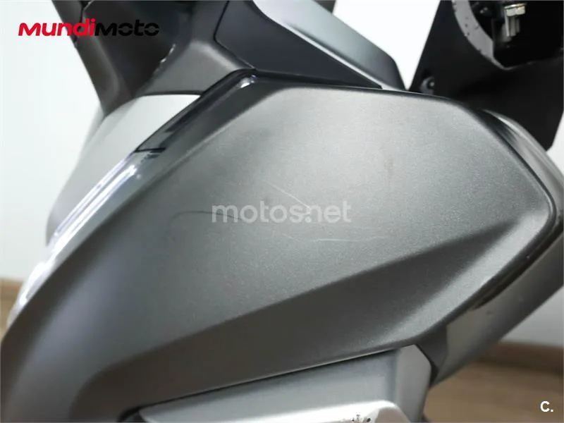 Honda Forza – Vista 20