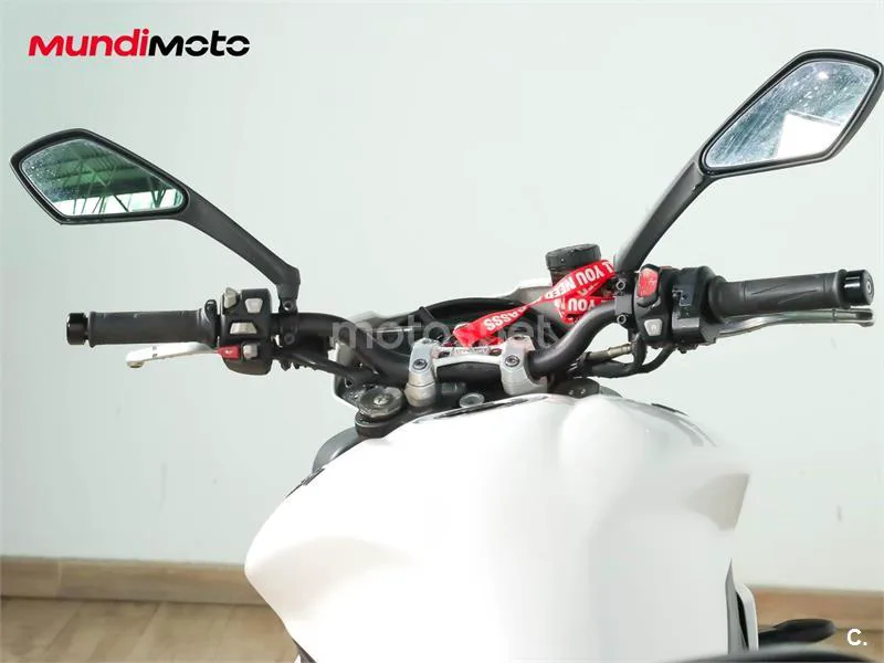 Triumph Street Triple – Vista 11