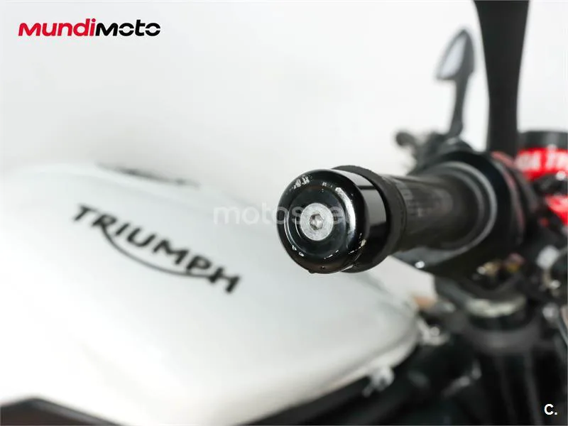 Triumph Street Triple – Vista 13
