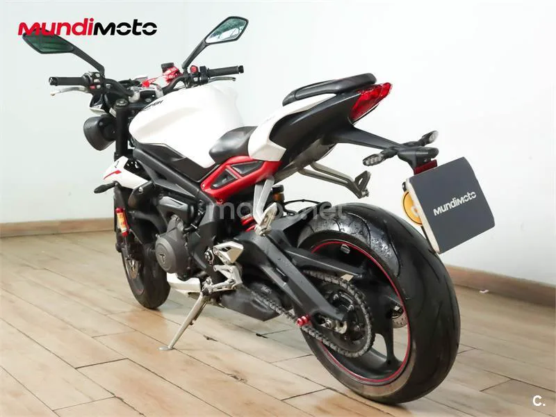 Triumph Street Triple – Vista 8