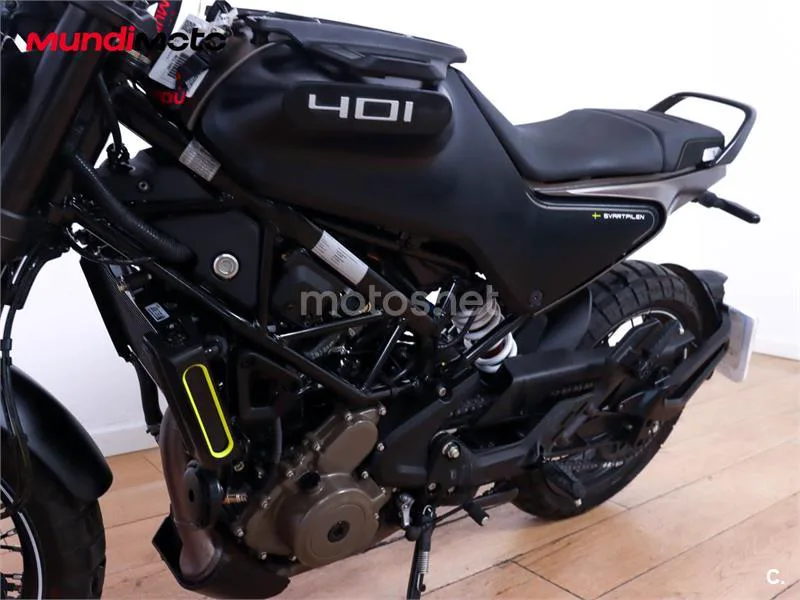 Husqvarna Svartpilen 401 – Vista 10