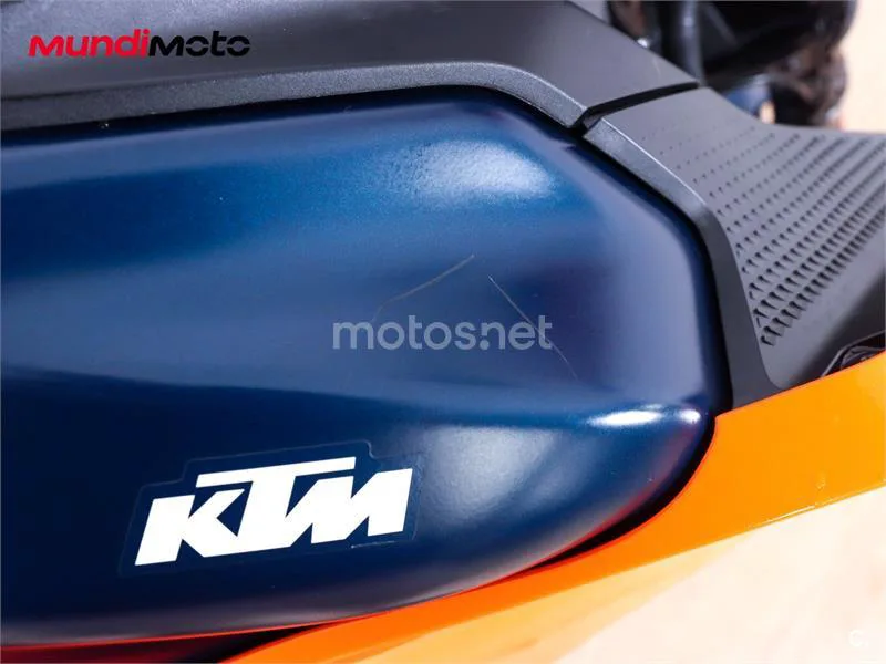 KTM 125 – Vista 20