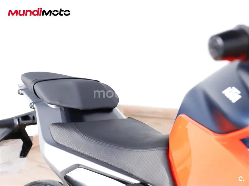KTM 125 – Vista 25